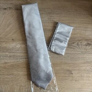 Bruno Pirttelli Tie and Pocket Square‎ Silver Squares New In Package